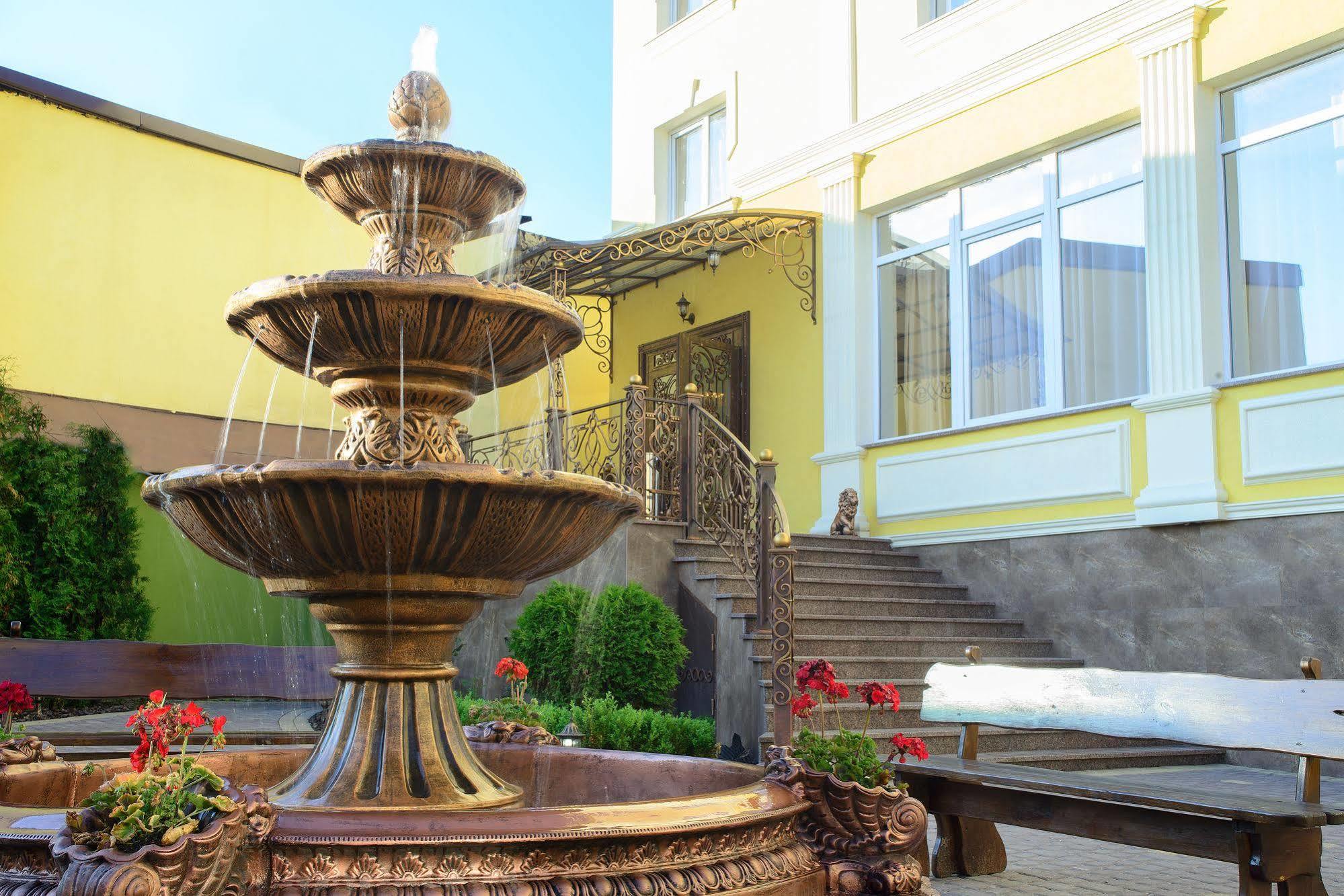 Argo Hotel Lviv Exterior photo