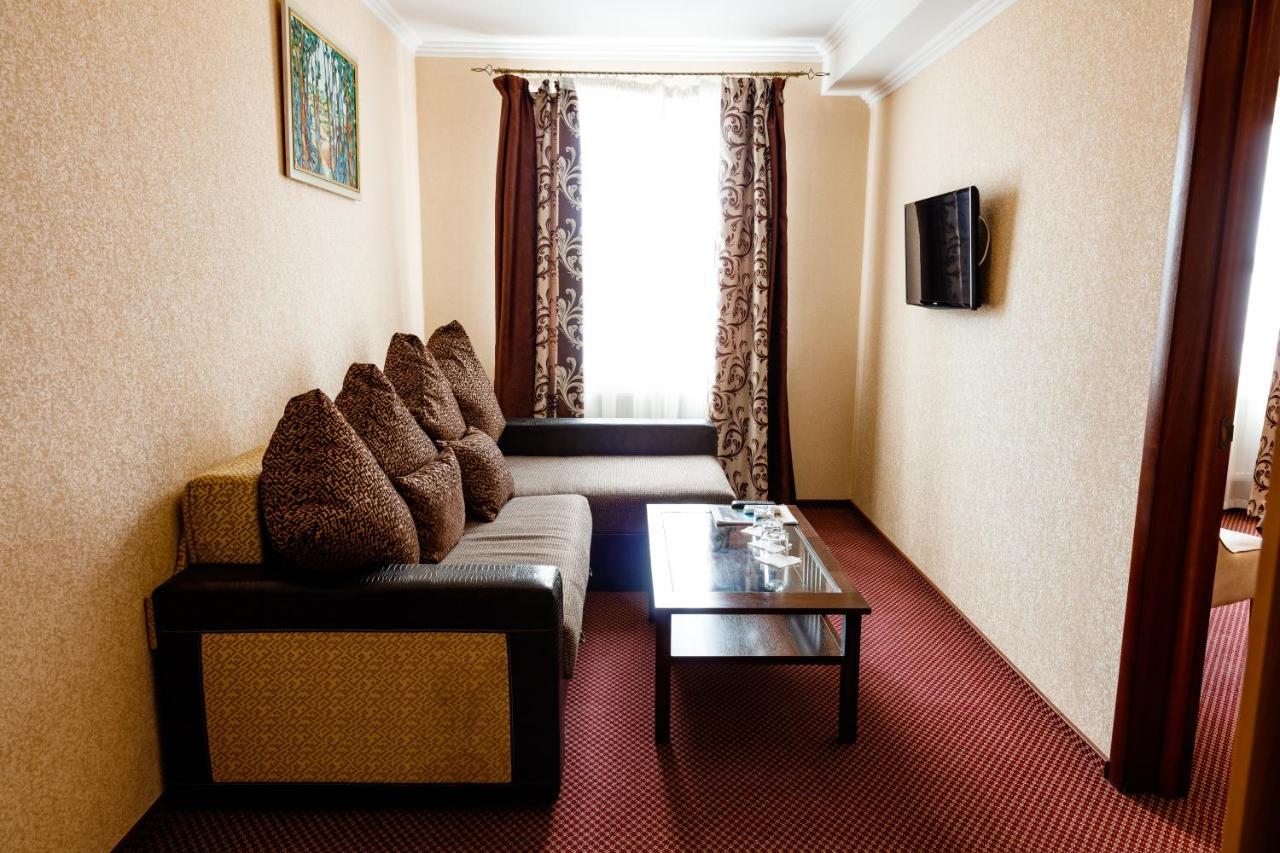 Argo Hotel Lviv Exterior photo